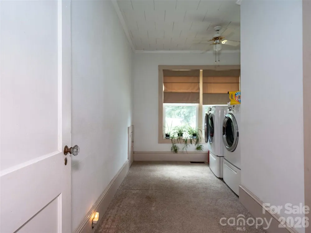 103 E King Street East Flat Rock, NC 28726