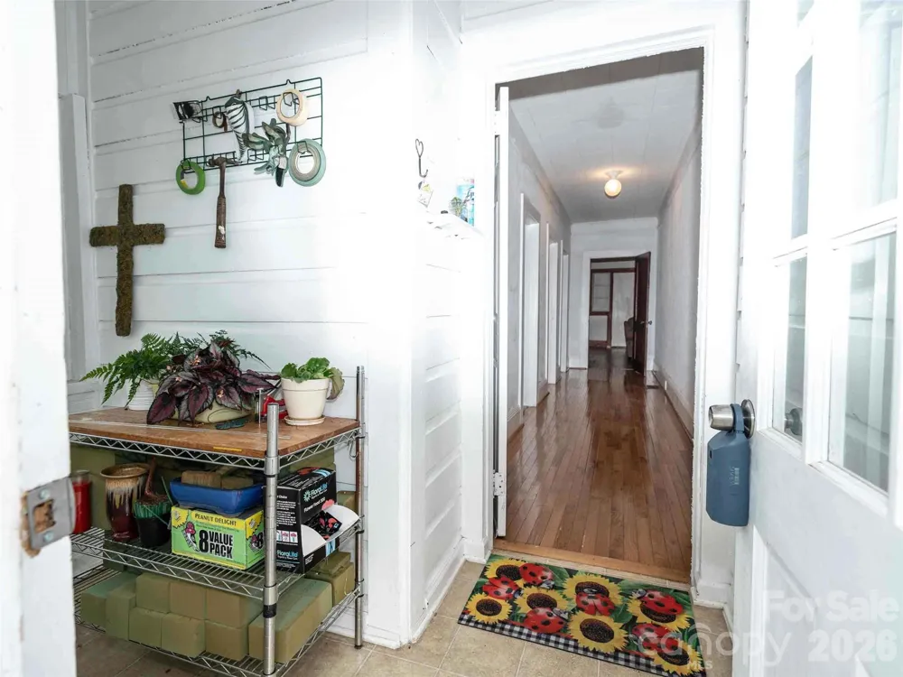 103 E King Street East Flat Rock, NC 28726