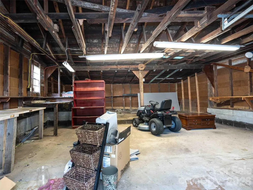 103 E King Street East Flat Rock, NC 28726