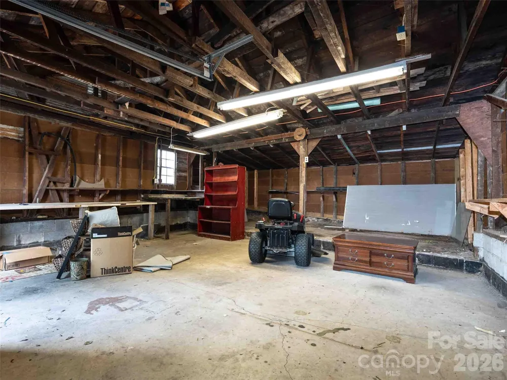 103 E King Street East Flat Rock, NC 28726