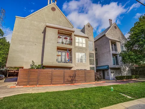4303 Buena Vista Street #203