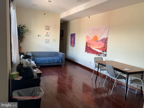1824 W DIAMOND STREET #3RD FLOOR