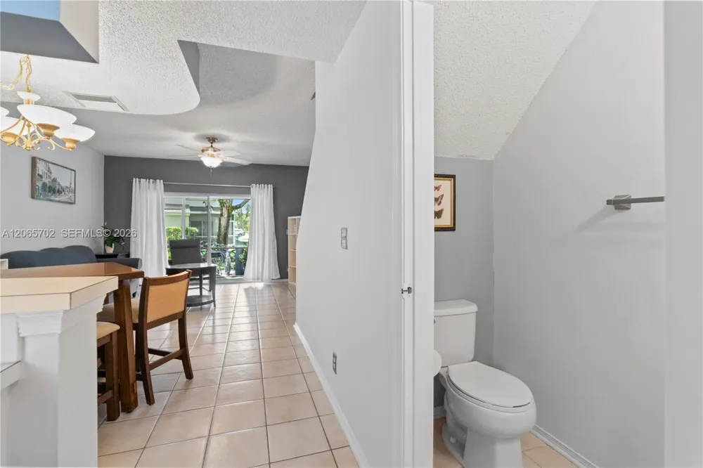 38 Truman Dr Weston, FL 33326