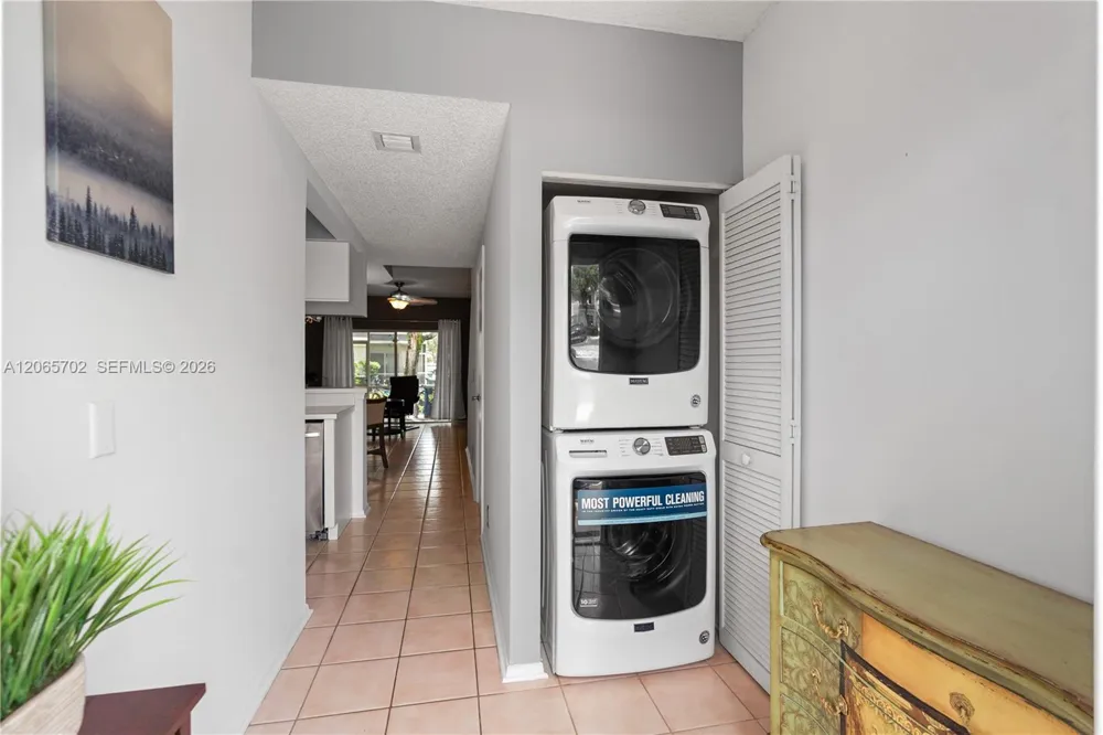 38 Truman Dr Weston, FL 33326