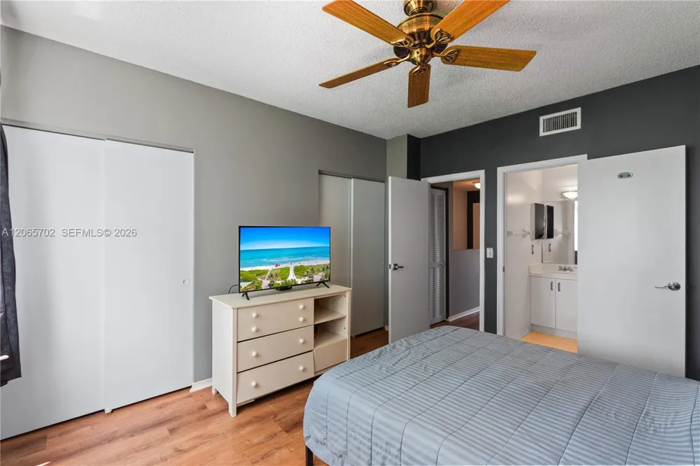 38 Truman Dr Weston, FL 33326