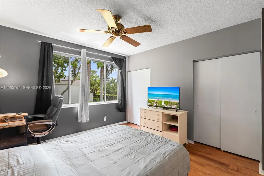 38 Truman Dr Weston, FL 33326