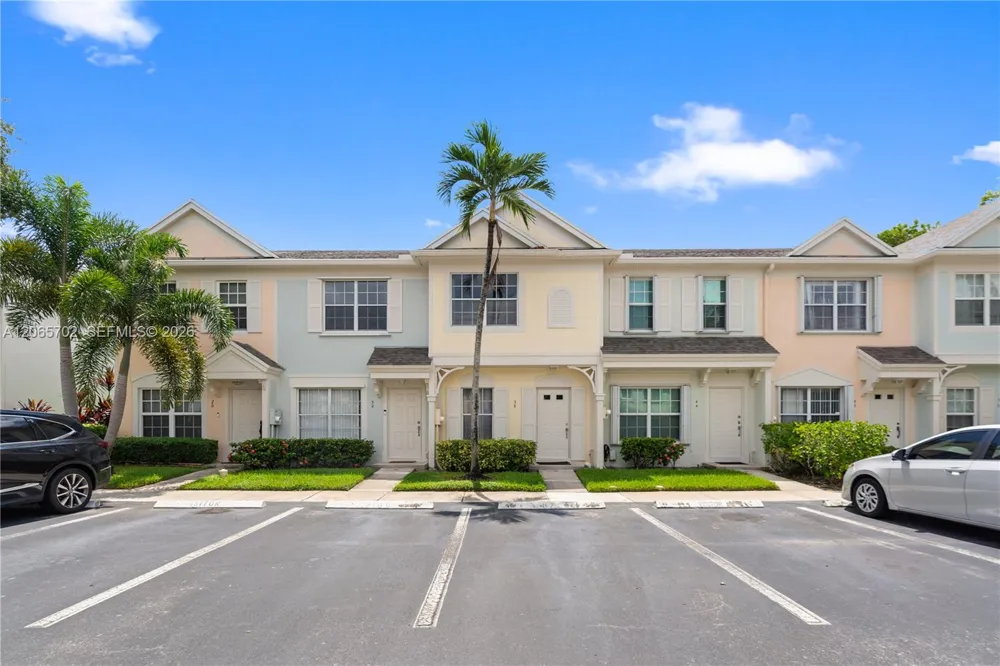 38 Truman Dr Weston, FL 33326