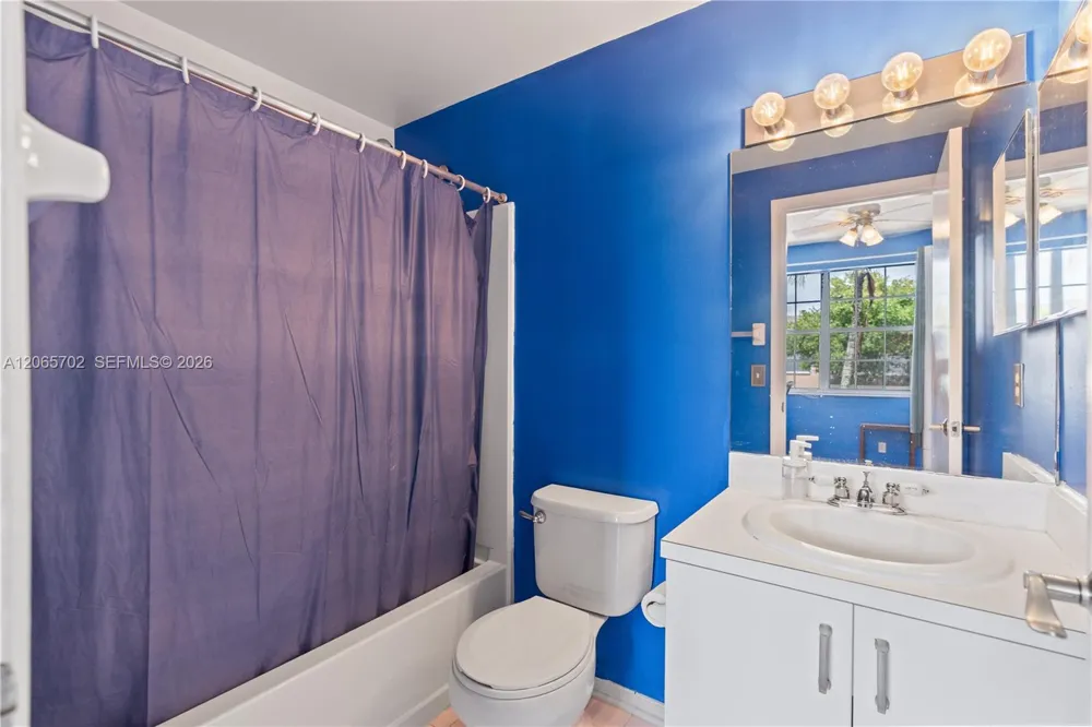 38 Truman Dr Weston, FL 33326
