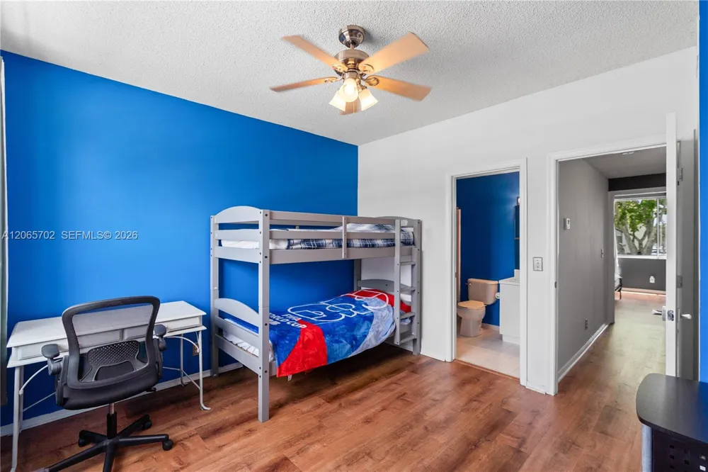 38 Truman Dr Weston, FL 33326