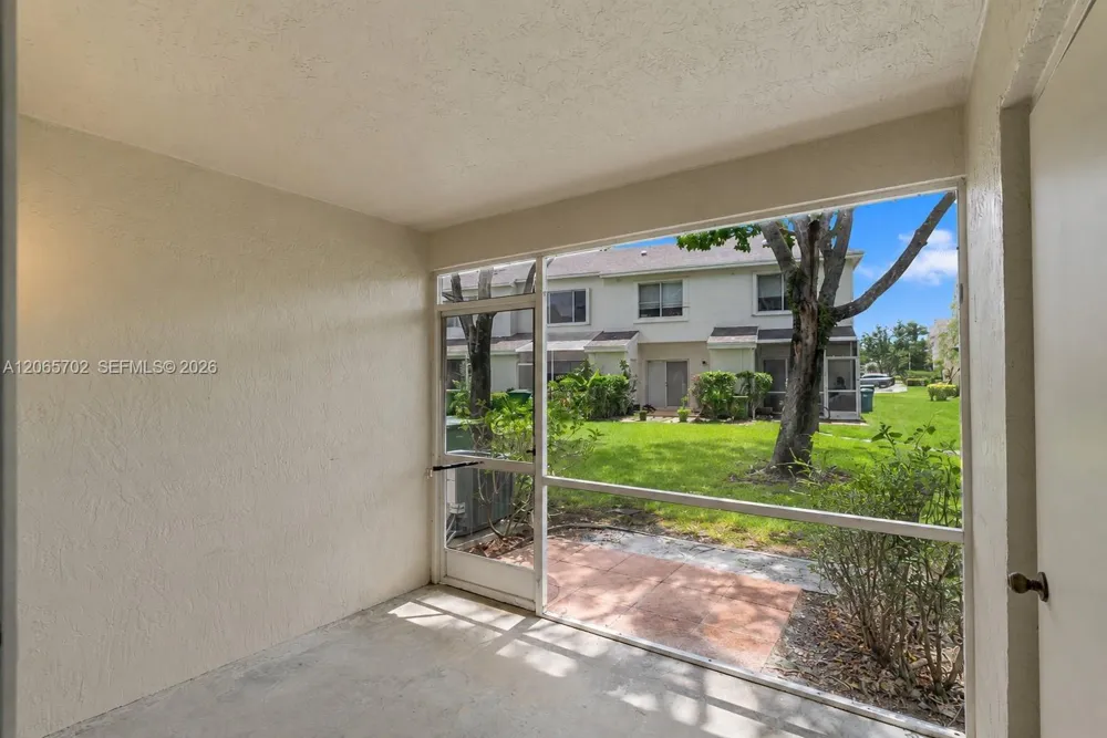 38 Truman Dr Weston, FL 33326