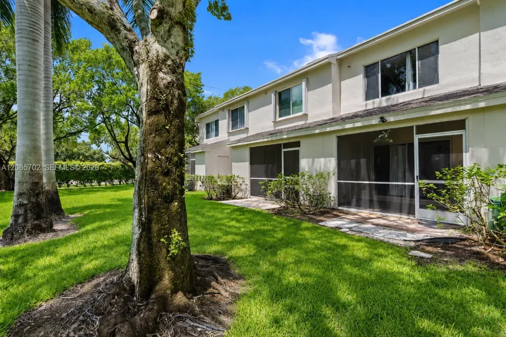38 Truman Dr Weston, FL 33326