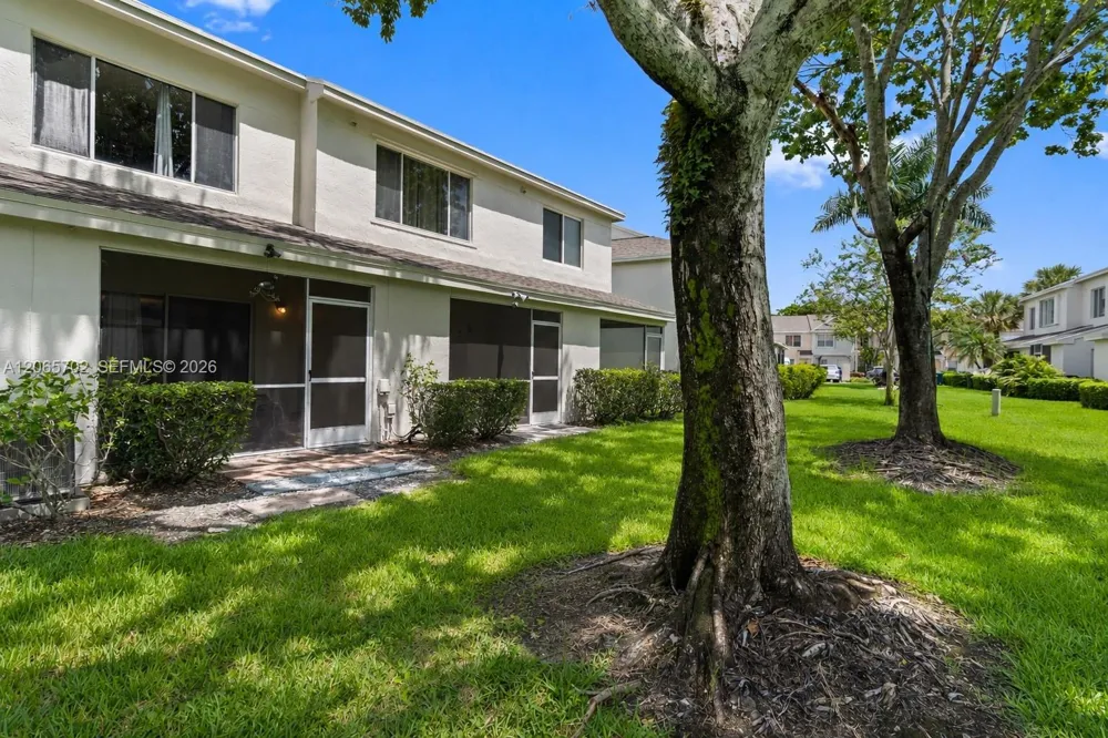 38 Truman Dr Weston, FL 33326