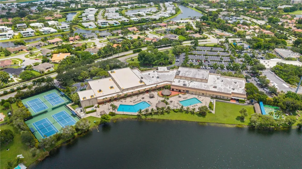 38 Truman Dr Weston, FL 33326
