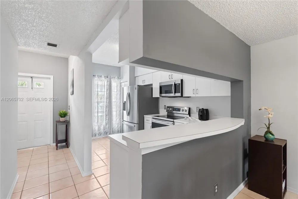 38 Truman Dr Weston, FL 33326
