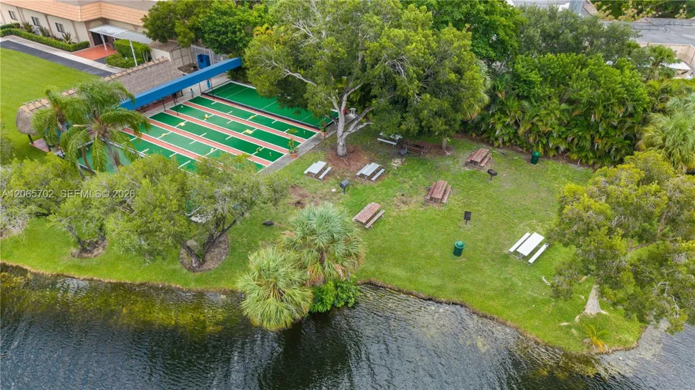 38 Truman Dr Weston, FL 33326