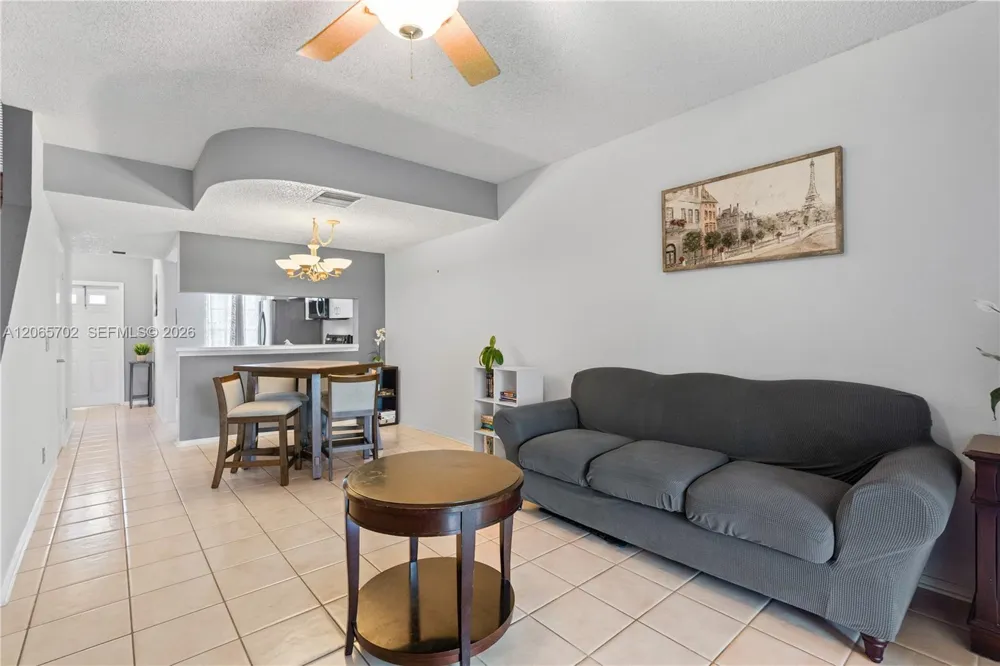 38 Truman Dr Weston, FL 33326