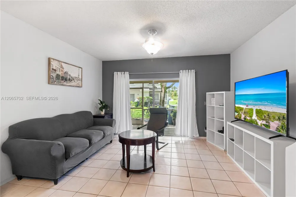 38 Truman Dr Weston, FL 33326