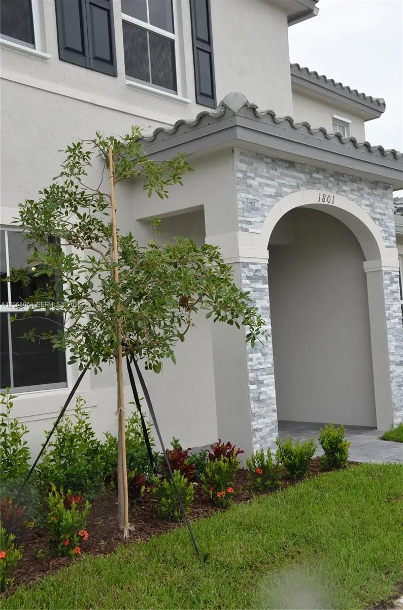 1801 SE 27th Ter Homestead, FL 33035