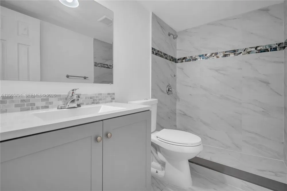 414 SE 14th St #3 Fort Lauderdale, FL 33316