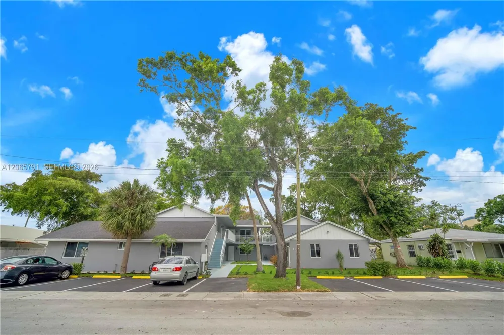 414 SE 14th St #3 Fort Lauderdale, FL 33316