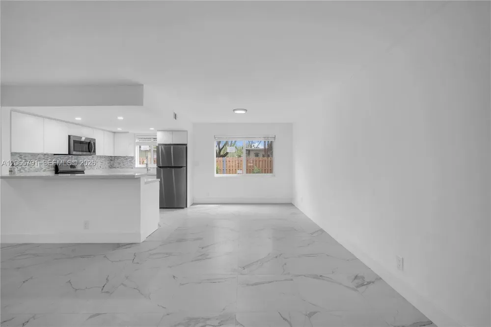 414 SE 14th St #3 Fort Lauderdale, FL 33316