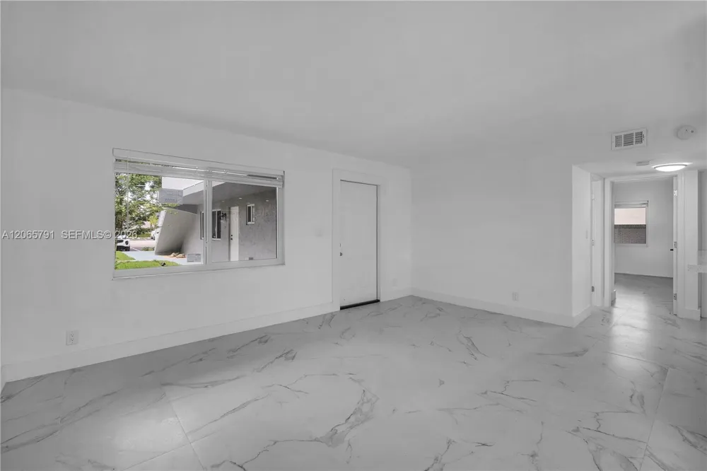 414 SE 14th St #3 Fort Lauderdale, FL 33316