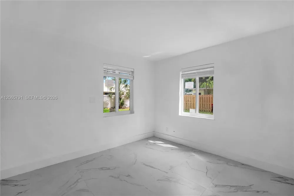 414 SE 14th St #3 Fort Lauderdale, FL 33316