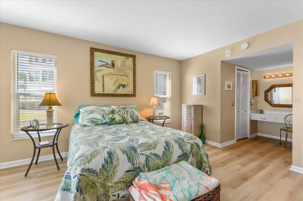 5020 BRITTANY DRIVE S #118 St Petersburg, FL 33715