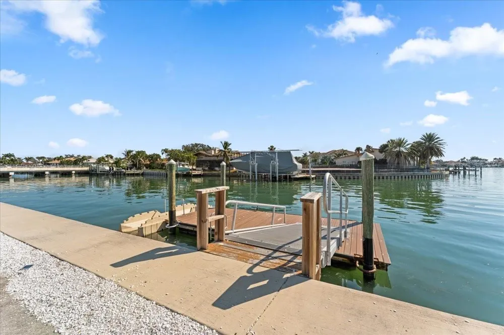 5020 BRITTANY DRIVE S #118 St Petersburg, FL 33715