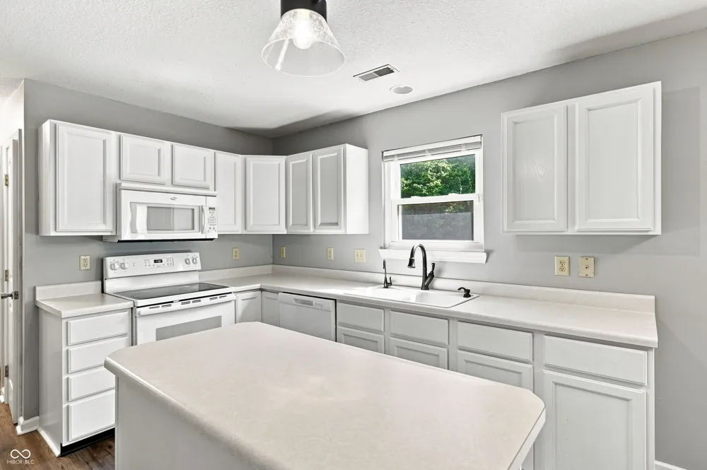 531 Danver Lane Beech Grove, IN 46107