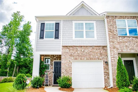 563 Magnolia Circle