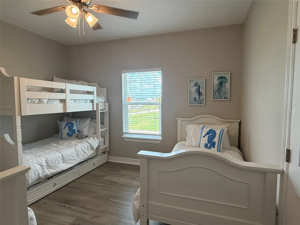 528 Thunder Road Surfside Beach, TX 77541