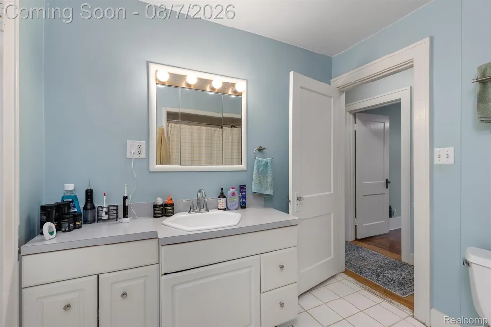 1007 E 6th Street Royal Oak City, MI 48067