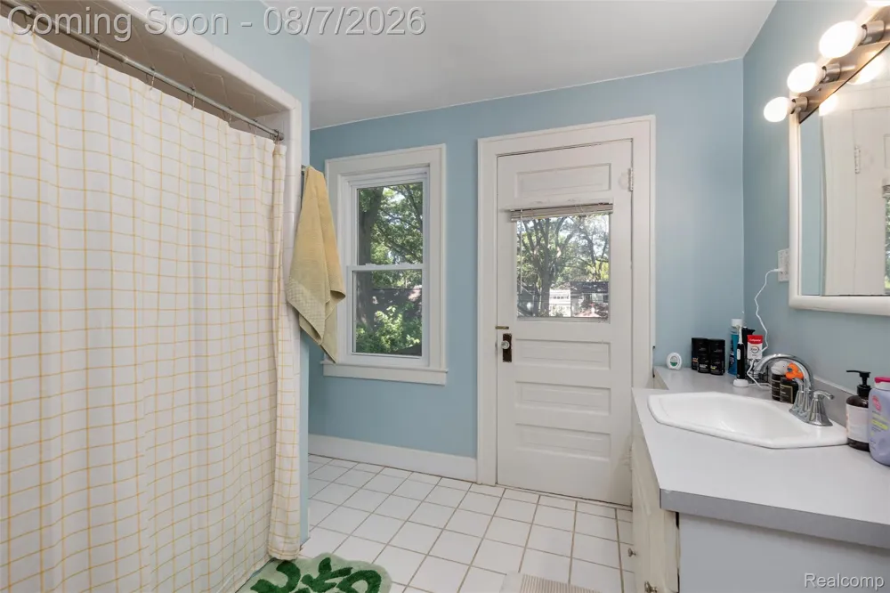 1007 E 6th Street Royal Oak City, MI 48067