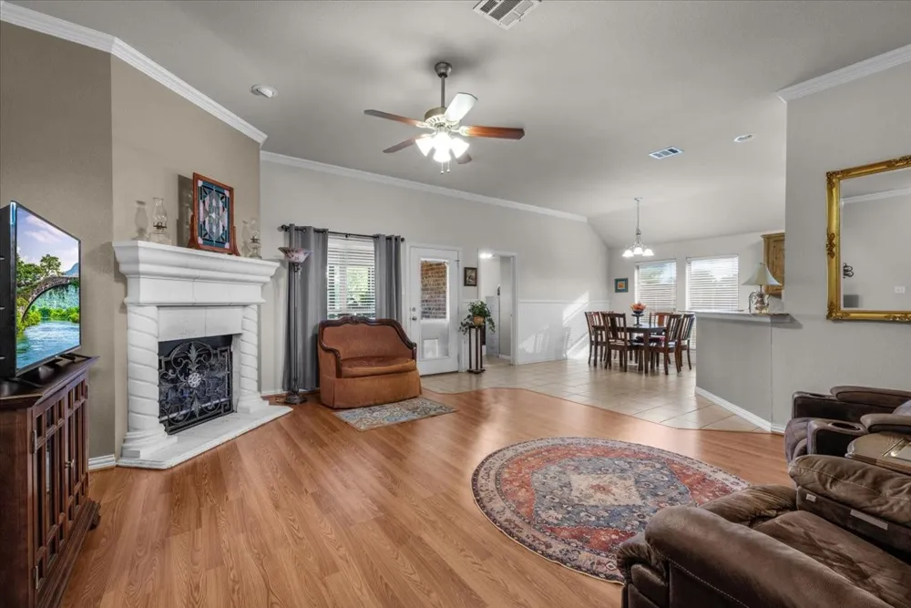 380 Lockwood Lane Weatherford, TX 76087