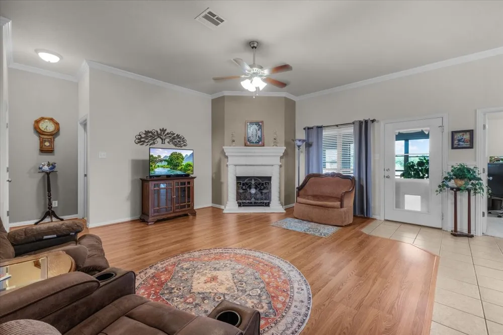 380 Lockwood Lane Weatherford, TX 76087