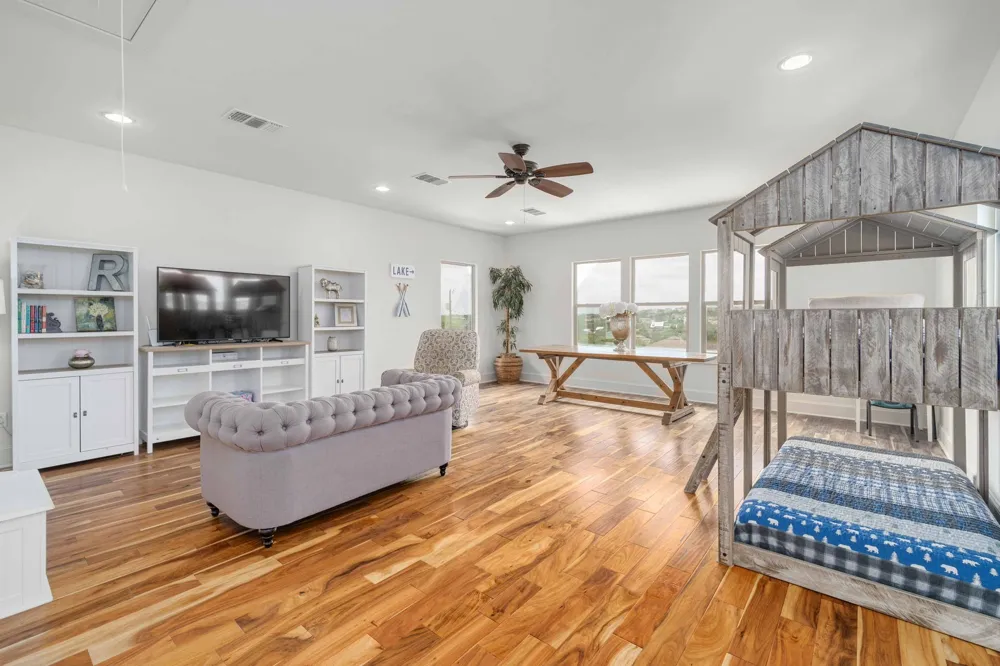 10129 Longhorn Skwy Dripping Springs, TX 78620