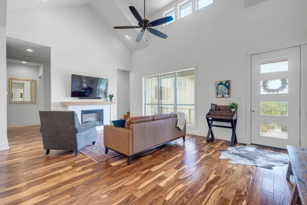 10129 Longhorn Skwy Dripping Springs, TX 78620