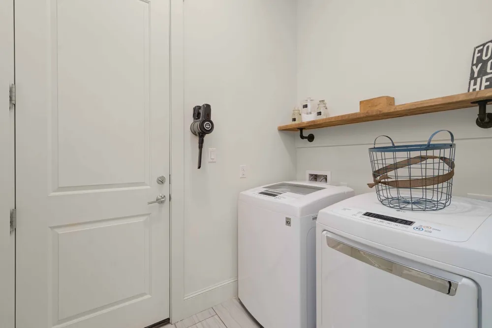 10129 Longhorn Skwy Dripping Springs, TX 78620