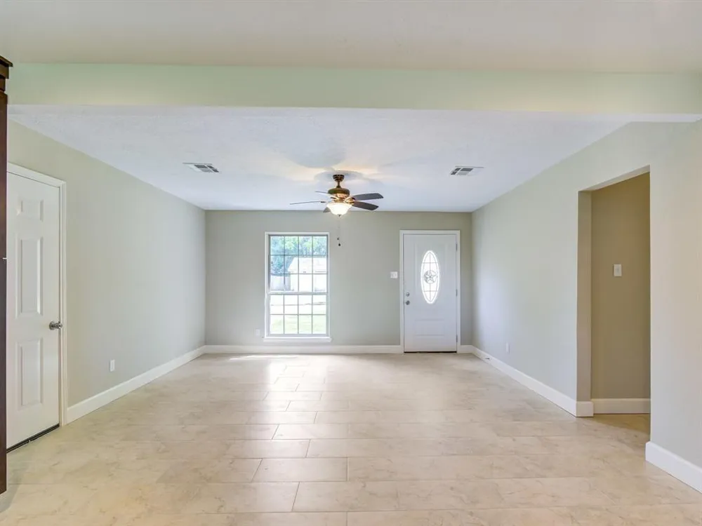 16626 Forest Bend Avenue Friendswood, TX 77546