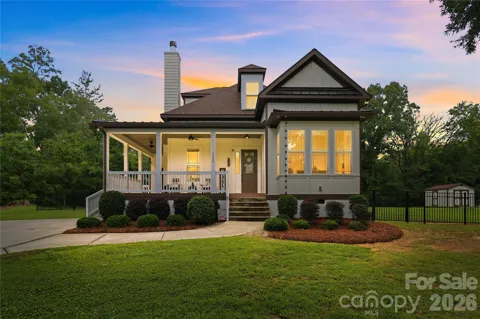 2348 Oak Grove Circle