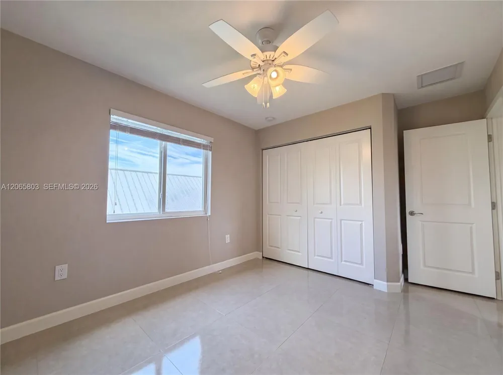 17 Lakeview Dr Key Largo, FL 33037