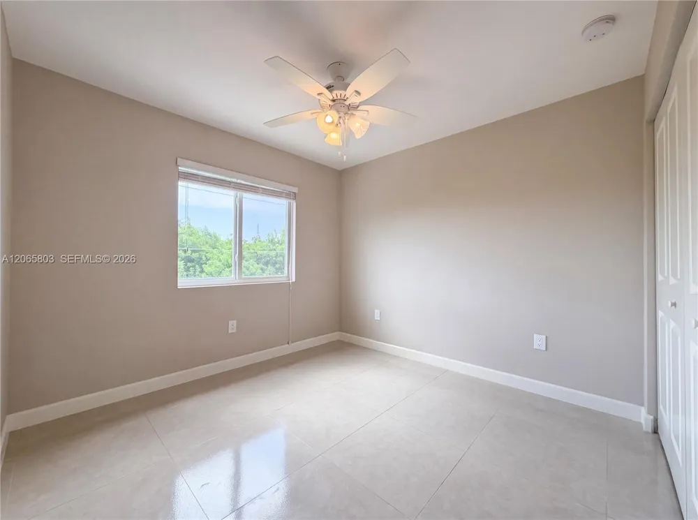 17 Lakeview Dr Key Largo, FL 33037