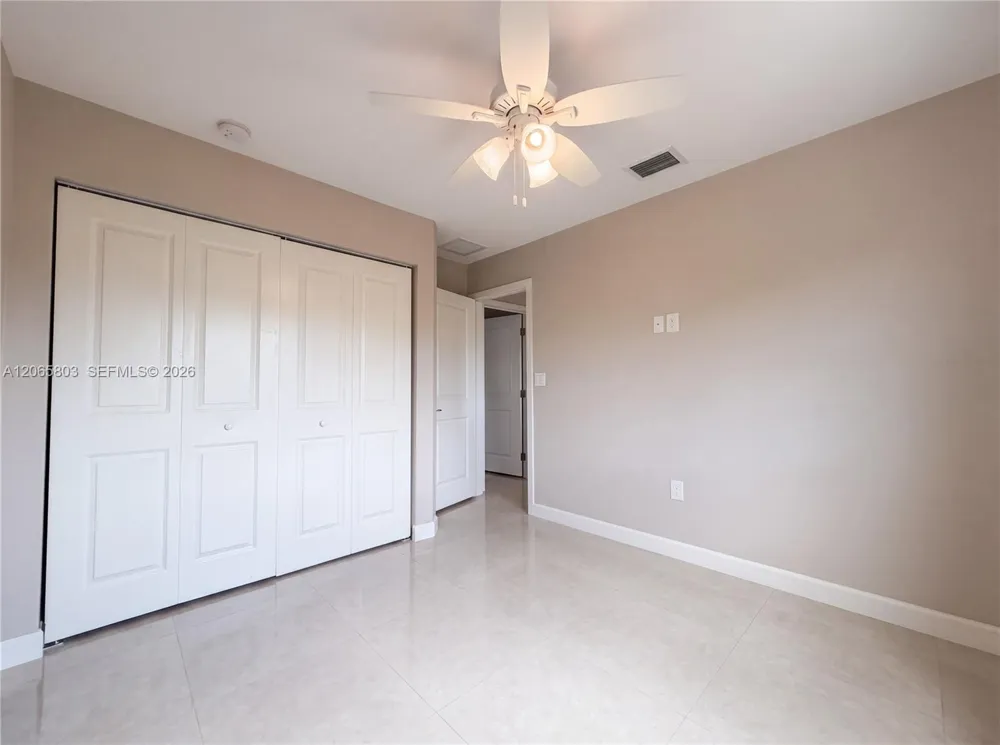 17 Lakeview Dr Key Largo, FL 33037
