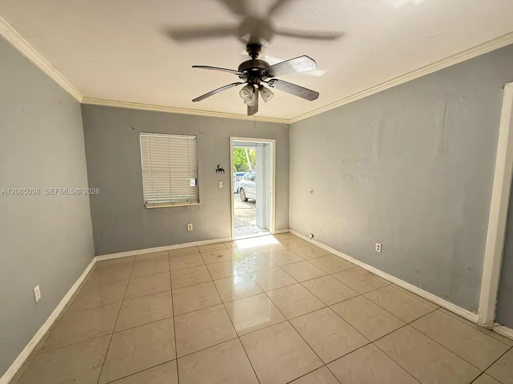 951 NE 157th Ter North Miami Beach, FL 33162