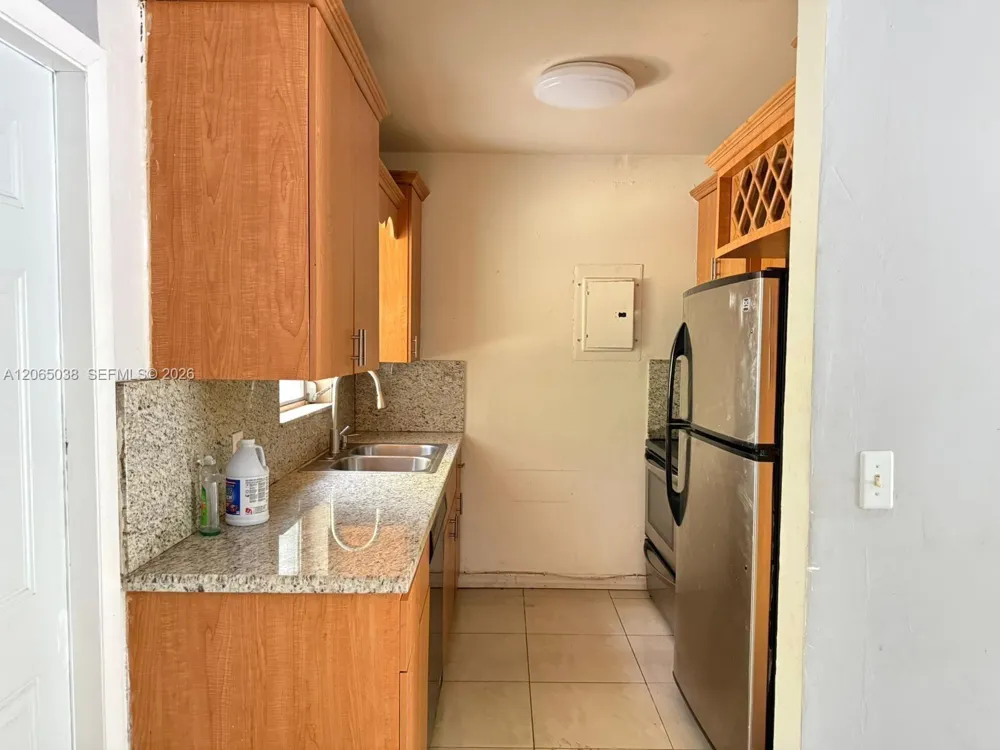 951 NE 157th Ter North Miami Beach, FL 33162