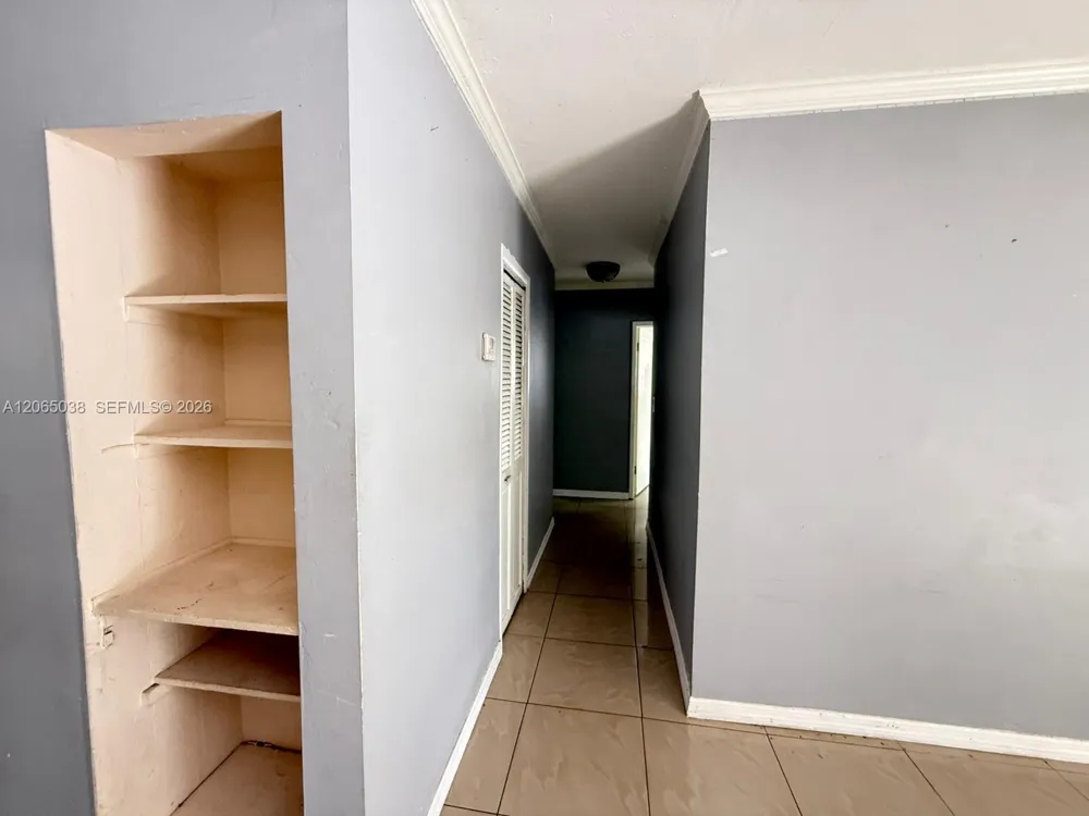 951 NE 157th Ter North Miami Beach, FL 33162