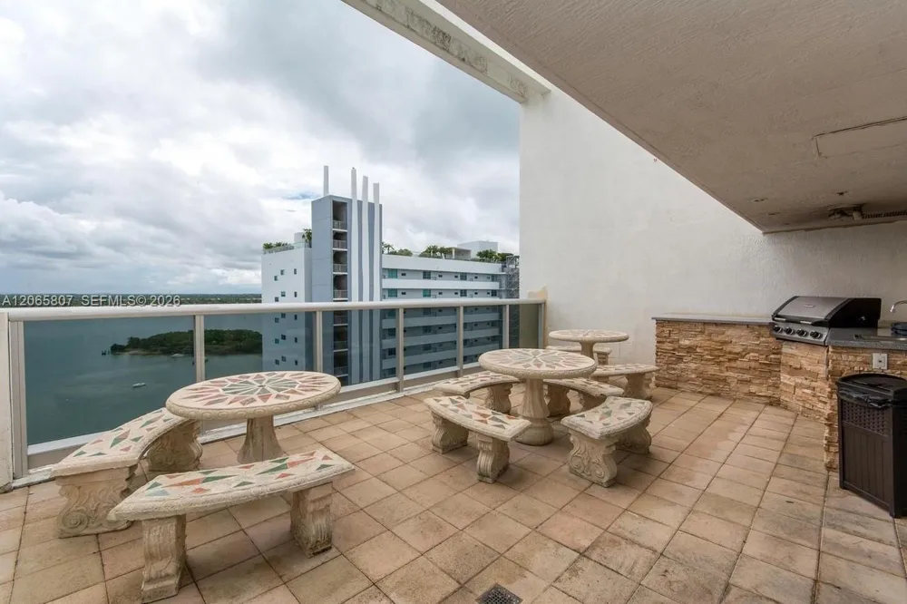 7929 West Dr #1001 North Bay Village, FL 33141