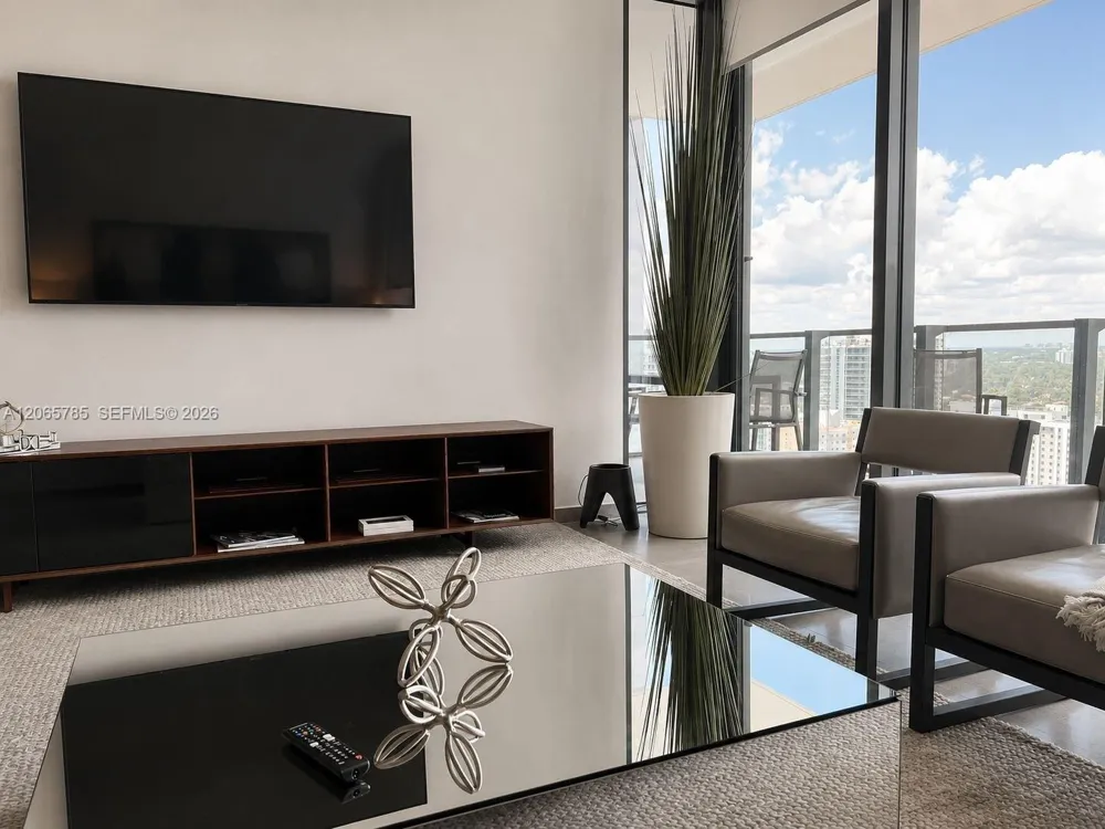 88 SW 7th St #1908 Miami, FL 33130