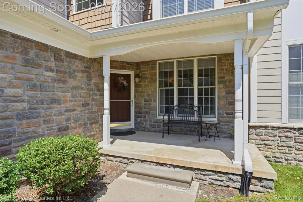 49674 Timber Trail Novi City, MI 48374